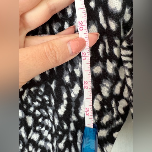 Michael Kors Black Cheetah Button up Cardigan - Picture 8 of 9